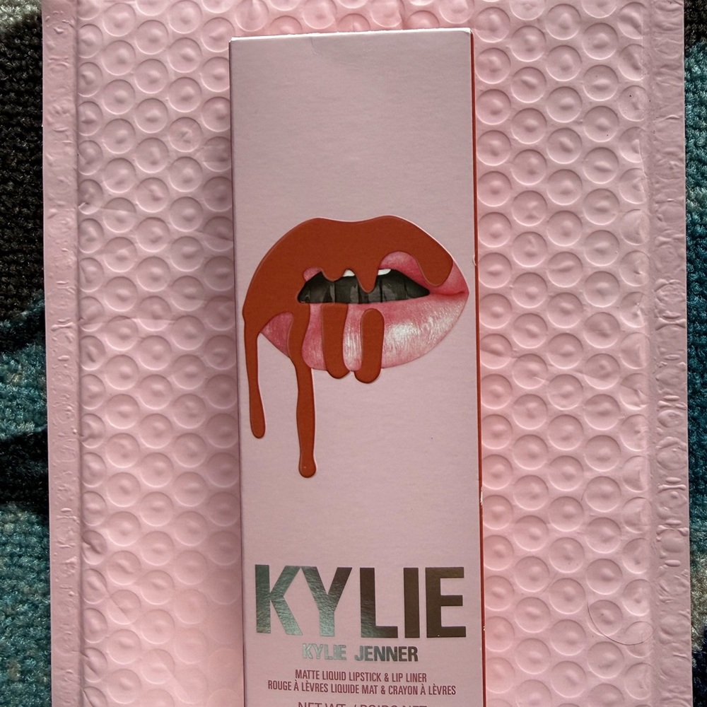 Kylie Cosmetics Matte Liquid Lipstick & Lip Liner - Color 505 Autumn matte